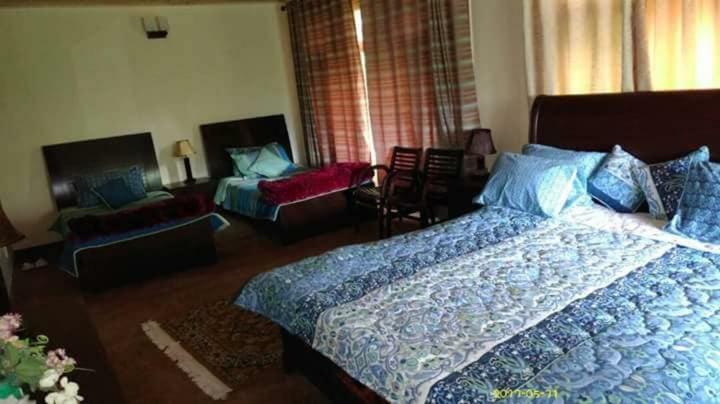 Embassy Villa Suites Karimabad  Buitenkant foto