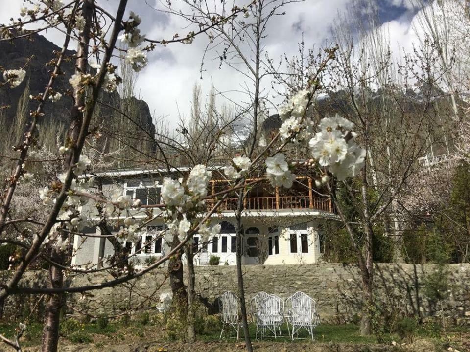 Embassy Villa Suites Karimabad  Buitenkant foto