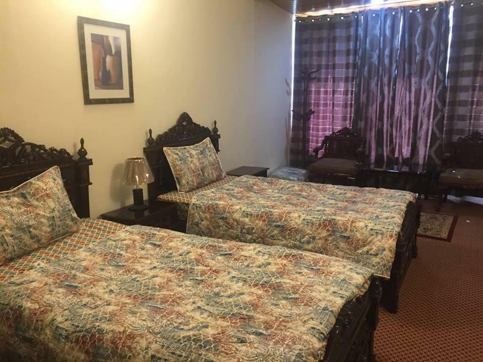 Embassy Villa Suites Karimabad  Buitenkant foto