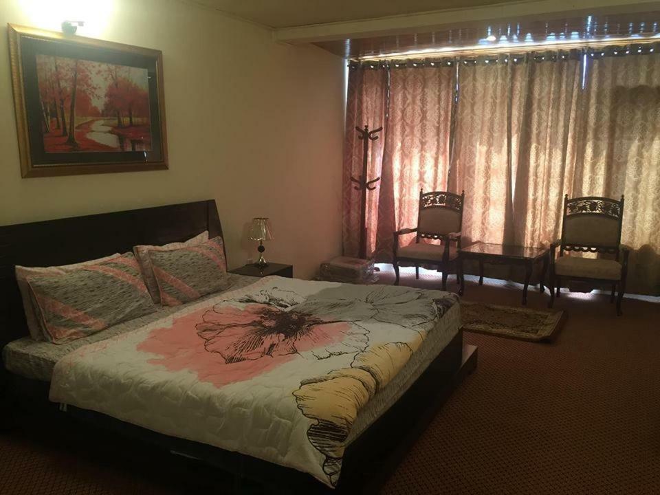Embassy Villa Suites Karimabad  Buitenkant foto