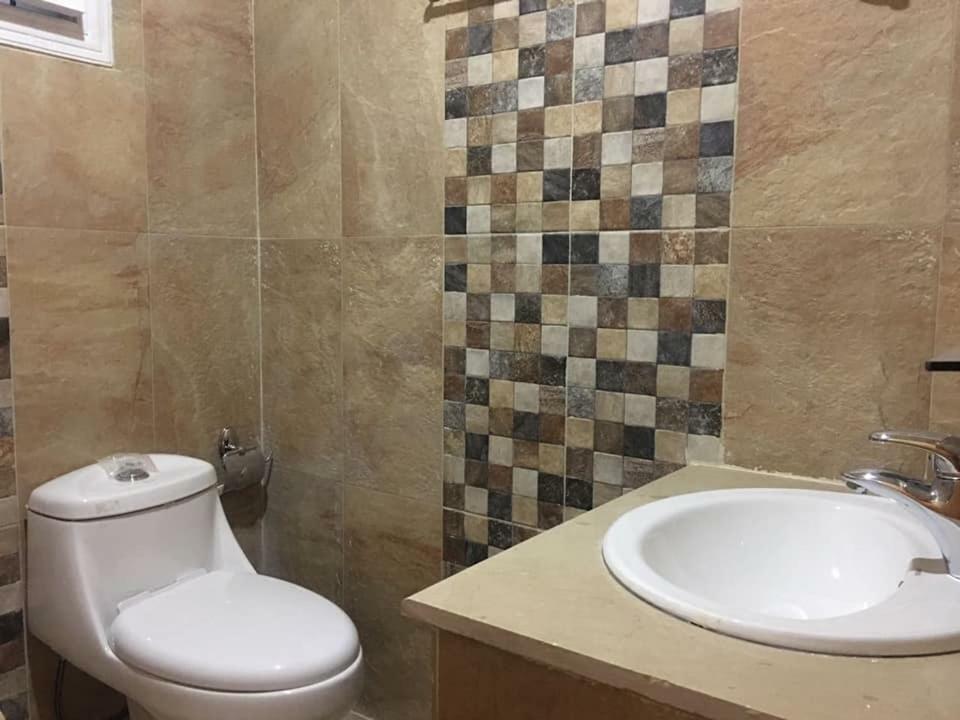 Embassy Villa Suites Karimabad  Buitenkant foto